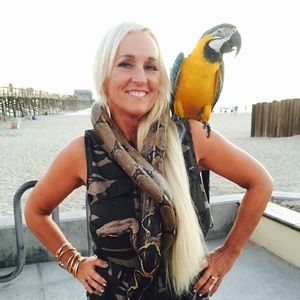 Meet your Posher, Elana